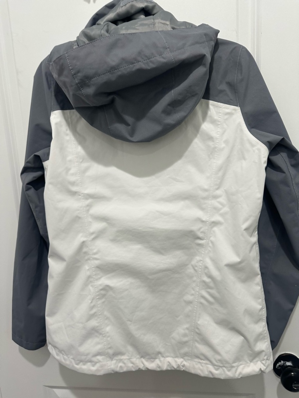 The North Face Resolve Dryvent Women’s Two-Tone Hooded Jacket - White & Gray - Picture 7 of 8